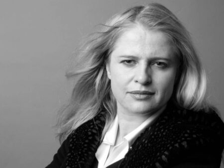 Mojca Kumerdej 